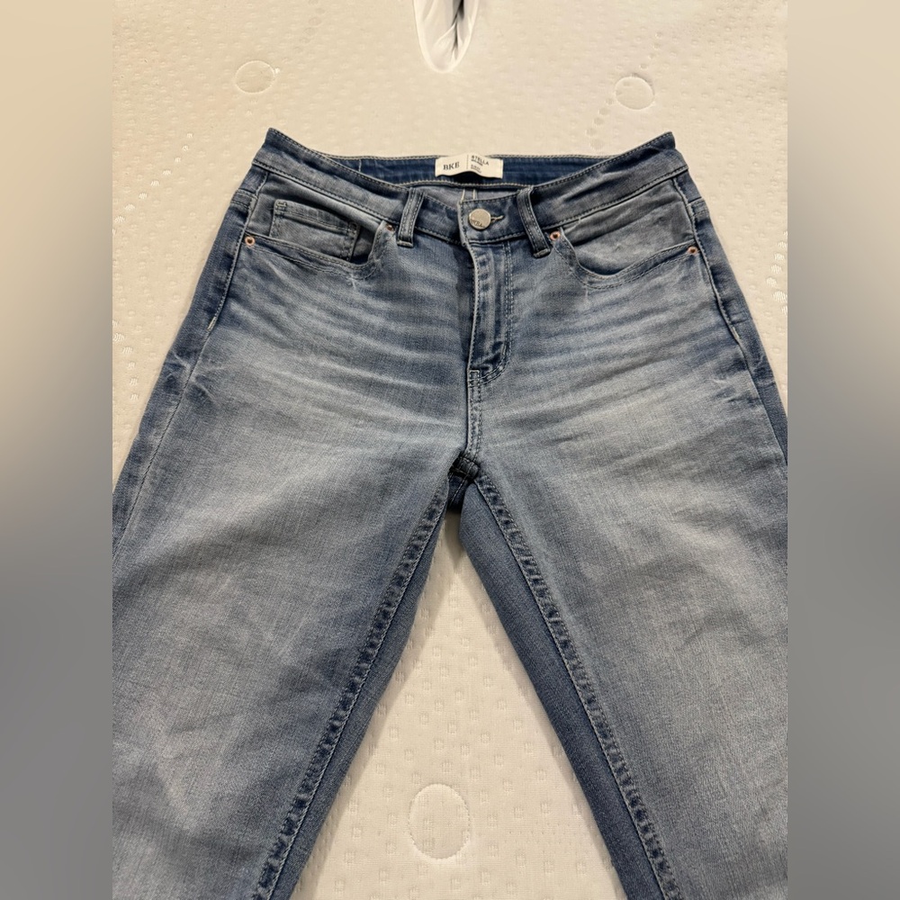 BKE Women's Stella slim fit bootcut jeans, Midrise. Light wash, like new.